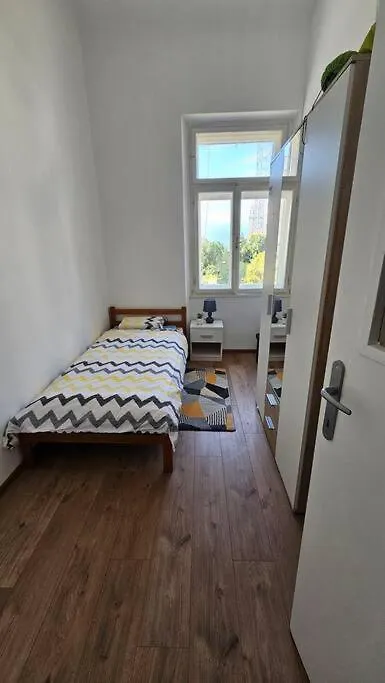 Apartman Leo Пула 0*,  Хорватия